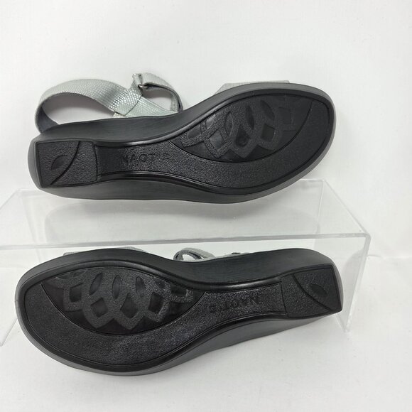 Naot Sandals Strappy Size 10 EU 41 Pale Green Leather Rhinestone Wedge Comfort - Picture 7 of 9